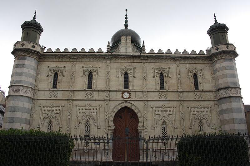 construção de sinagoga ou templo judaico com local de culto