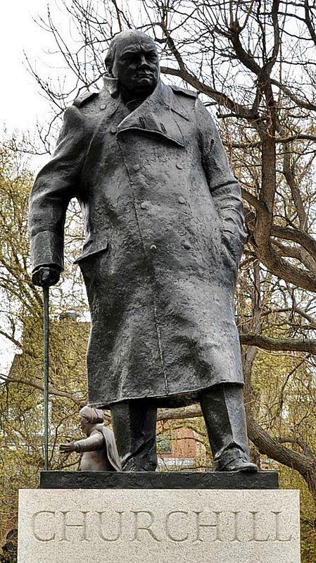 Statua di Winston Churchill, Piazza del Parlamento , Città di Westminster  Podcast - Loquis